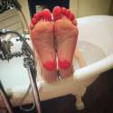 Emilia-Clarke-Feet-2133013.jpg