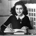 Anne-Frank-Desk.jpg