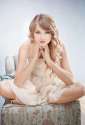 Taylor-Swift-Feet-2109554.jpg