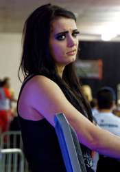 Paige_(wrestler)_at_WrestleMania_31_Axxess.jpg