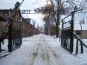 Auschwitz_I_entrance_snow.jpg
