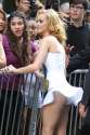katy-perry-the-smurfs-3d-premiere-in-new-york-with-fans-10.jpg