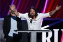 dave-grohl-solo-foo-fighters-taylor-hawkins-breakup-rumors-announcement-640x427.jpg