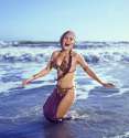 carrie-fisher-leia-star-wars-bikini-these-behind-the-scenes-star-wars-pictures-are-perfect-jpeg-177853.jpg