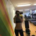 kat.jpg Katharine McPhee - showing off her stomach at the gym 04-05-16 Twitpic.jpg