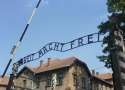 Auschwitz_entrance.jpg