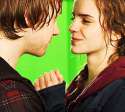 Emma-Watson-Rupert-Grint-About-To-Kiss-In-Harry-Potter.gif
