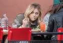 Chloe_Moretz_seen_having_lunch_with_a_friends_in_SoHo__New_York_City_May_8-2016_003.jpg