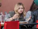 Chloe_Moretz_seen_having_lunch_with_a_friends_in_SoHo__New_York_City_May_8-2016_004.jpg