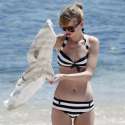 Taylor-Swift-wore-bikini.jpg