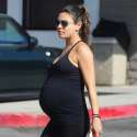 Pregnant-Mila-Kunis-Goes-Prenatal-Yoga-Class.jpg