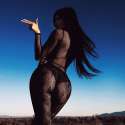 Kylie-Jenner-40-million-followers-photoshoot-3.jpg
