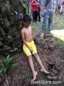 10-year-old-boy-hang-to-death-robber-indonesia-01.jpg