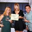 img-article-taylor-swift-helps-couple-announce-pregnancy.jpg
