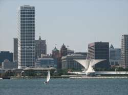 Milwaukee_skyline.jpg