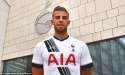 2A54A70700000578-3153262-Toby_Alderweireld_poses_in_the_new_Tottenham_shirt_after_signing-a-6_1436353827531.jpg