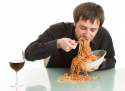 man-eating-spaghetti-foods-make-you-hungrier.jpg
