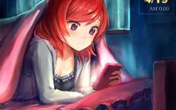 Red-hair-anime-girl-use-phone_1680x1050.jpg