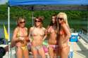 4+girls_bikini_boat_flashing_lineup_nebraskacoeds_nudevoyeurpics_ourdoor_river_4.jpg