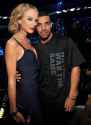 drake-and-taylor-swift-2013-mtv-video-music-awards-red-carpet-arrivals-at-the-barclays-center-adds-6.jpg