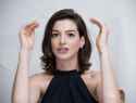 Anne_Hathaway-The_Intern-Press_Conference-August_30-2015-013.jpg