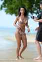 Rihanna-Bikini-Barbados-Photos (2).jpg