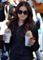 Ariel+Winter+Sister+Shanelle+Share+Snow+Cones+s1o3NWfP7Xml.jpg