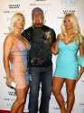 hulk_hogans_new_wife_or_is_that_his_daughter.jpg
