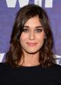 Lizzy+Caplan+Shoulder+Length+Hairstyles+Medium+kzgEw2qs0N2x.jpg