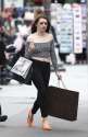 maisie-williams-and-sophie-turner-shopping-in-paris-beach-889559498.jpg