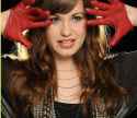 Demi_Lovato-gloves_red.jpg